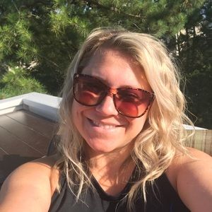 Meet your Posher, Angela